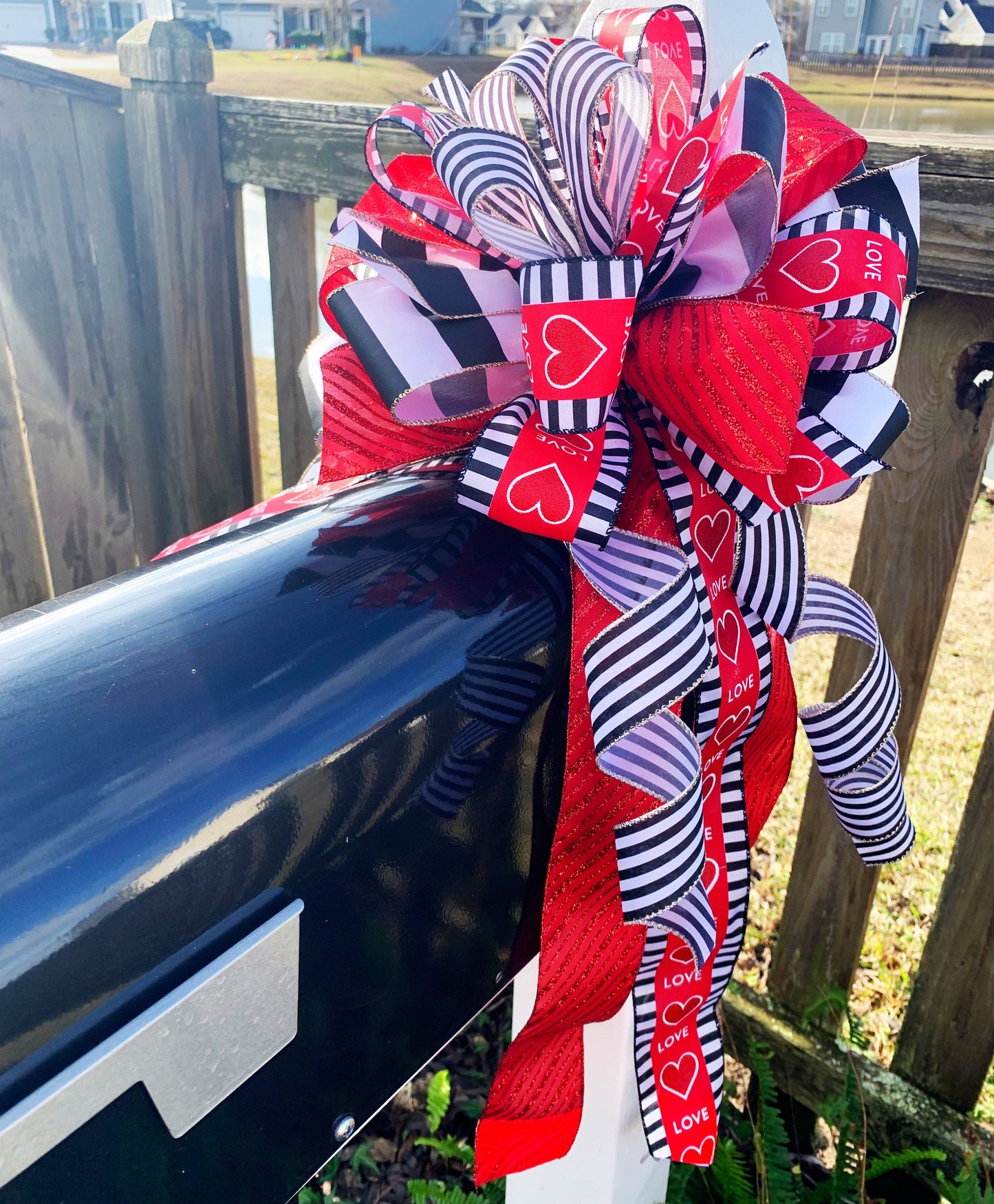 Valentines Collection - Valentines Bow, Valentines Ribbon, Valentines Decor, Valentines, Valentines Hearts, Mailbox Bow, Wreath Bow, Gift