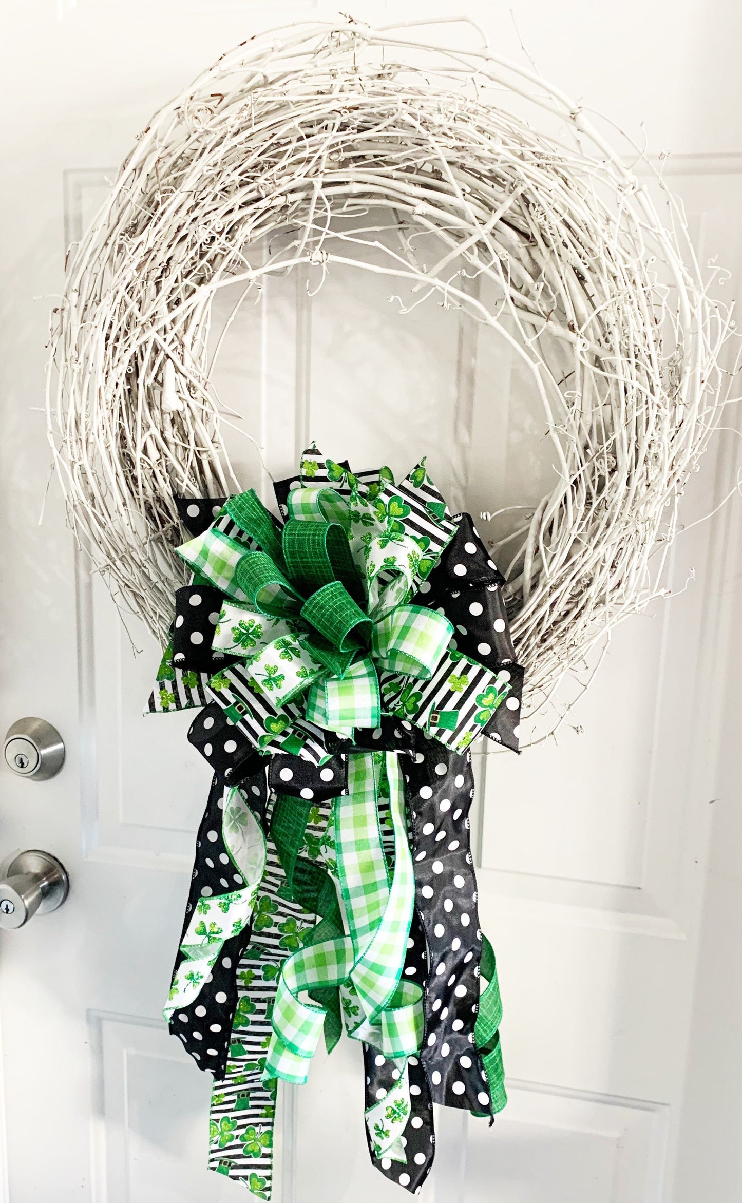 St Patrick’s Collection - St Pattys Bow, St Patrick’s Decor, St Patrick’s Day, Green Bow, Shamrocks, Shamrocks Bow, Mailbox Bow, Wreath Bow