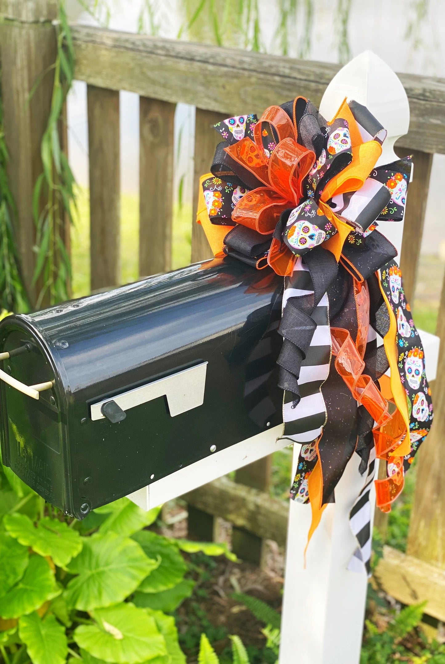 Halloween Collection - Bow,Halloween Bow, Day of the Dead,Day of the Dead Decor,Mailbox Bow,Wreath Bow,Gift Bow,Decor,Skulls,Gift