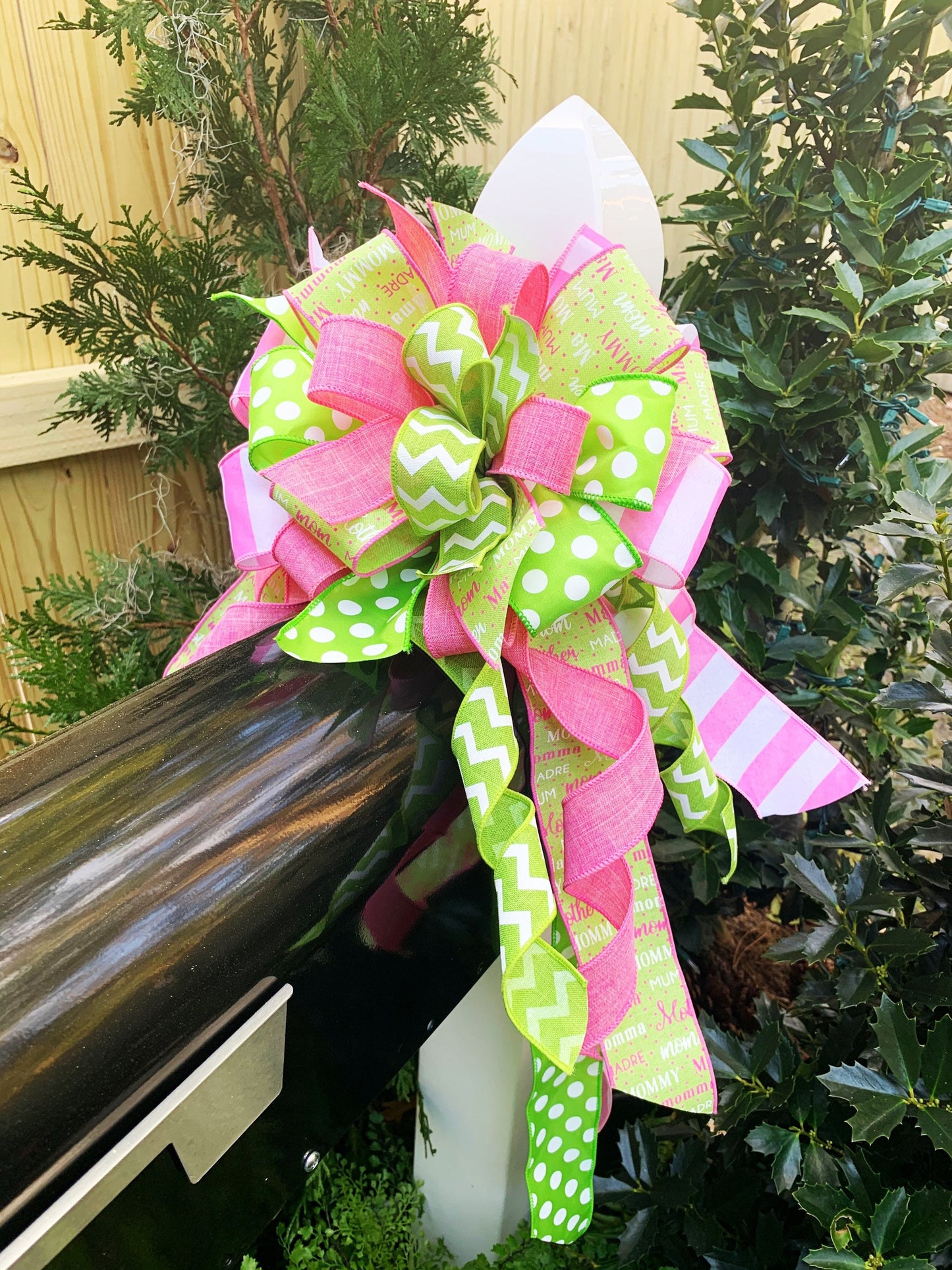 Everyday Collection - Mother Bow, Madre, Mother, Mothers Day, Moms, Moms Bow, Pink Bow, Green Bow, Gift Bow, Large Bow, Gift, Bows, Bow