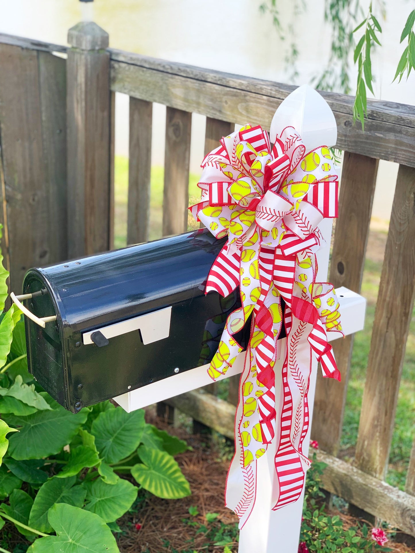 Sports Collection - Sports Bow,Baseball, Baseball Bow,Softball,Softball Bow,Ball,Balls, Balls Bow,Bow,Mailbox Bow,Wreath Bow,Gift, Ribbon