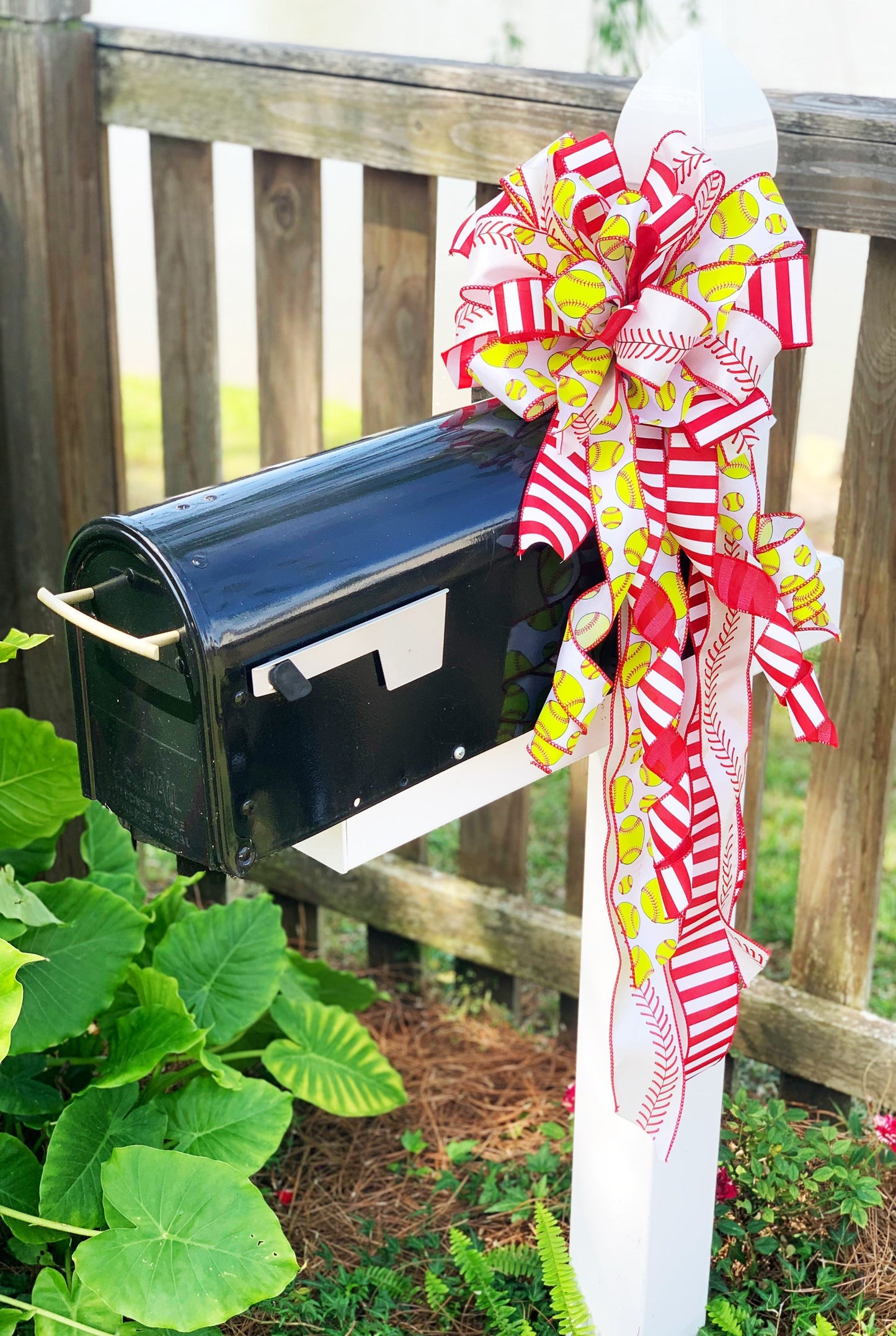 Sports Collection - Sports Bow,Baseball, Baseball Bow,Softball,Softball Bow,Ball,Balls, Balls Bow,Bow,Mailbox Bow,Wreath Bow,Gift, Ribbon